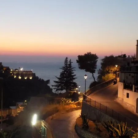 Aequa 3* Vico Equense